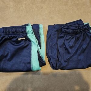 2 pair of youth Tekgear shorts, youth medium